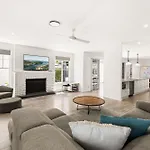 Tallebudgera By Khove