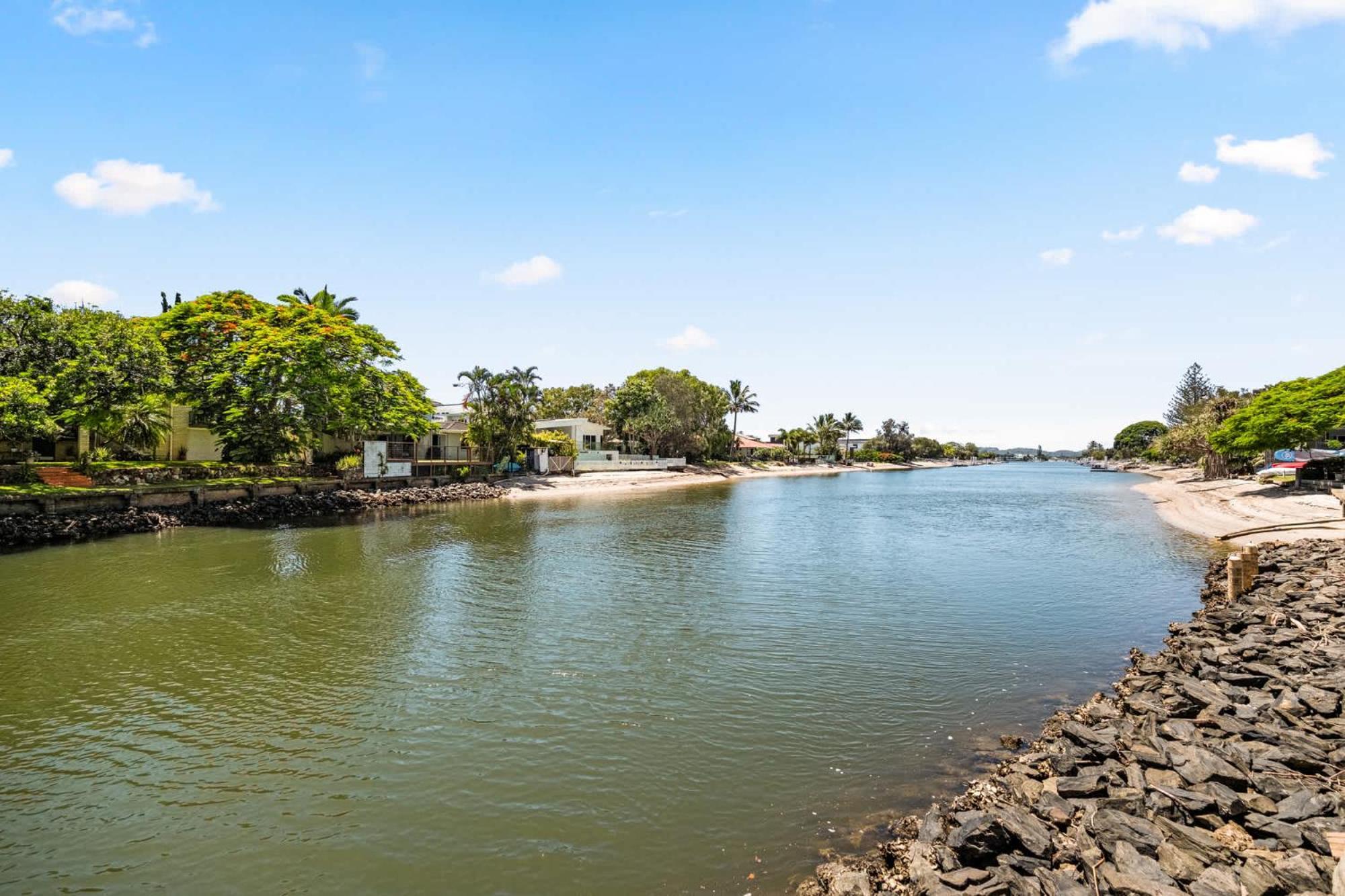 Tallebudgera By Khove